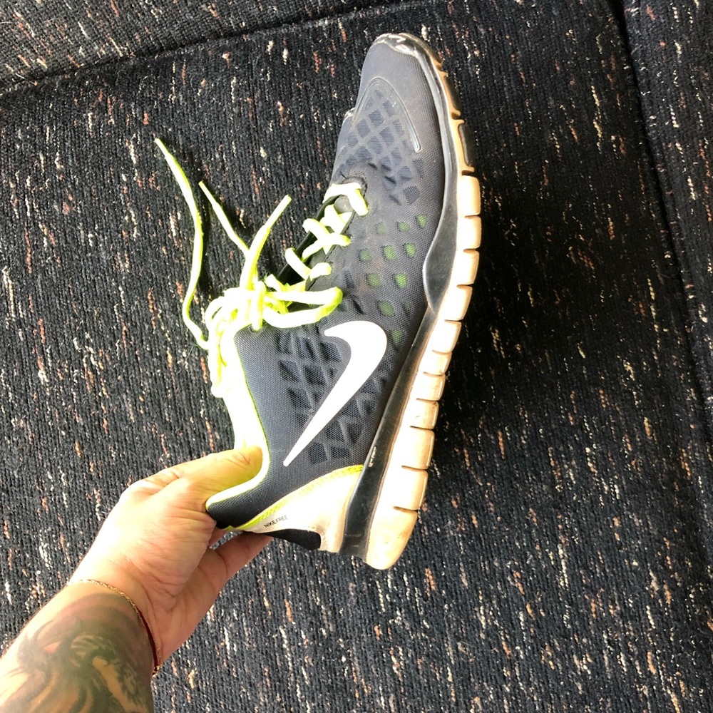 Nike - Picture 3 of 4